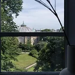 Central 2 Bed Pavilion Apartment