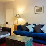 Perfect Brighton Getaway Near Beach, Town, Station