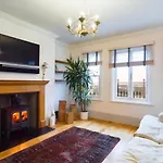 2 Bedroom Brighton Apartment With Sea View