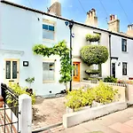 Stylish, Central, North Laine, Newly Decorated