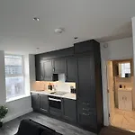 Stylish Central Studio Apartment Modern Luxury