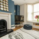 Pebble Cottage - By Brighton Holiday Lets