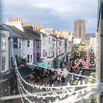 Sunshine In The Laines