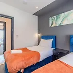 Central 3 Bedroom I 2 Bathroom I Next To Beach & Shopping Center