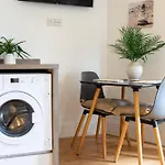 Spacious Brighton Beach Studio