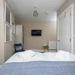3 Bed, 3 Bath - Brighton Home By Primal Estates Short Lets In Brighton