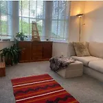 Lovely One Bed Apartment With Garden