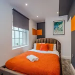 Central Comfort L 2-Bedroom Flat With Extra Sleeping Options