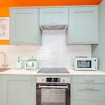 Central Comfort L 2-Bedroom Flat With Extra Sleeping Options