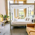 X Hotel Brunswick Square