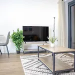Central 2 Bed 2 Bath Penthouse Near Beach, Hospital - Long Stay Rates Available