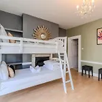 Stunning 5 Bed Home In Kemptown With Patio Space