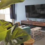 Spacious Apartment - Double And Sofa Bed - Wonderful Pavilion Views