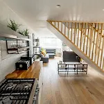 Luxury Townhouse Entire Apartment Pass The Keys