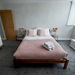 Luxury Townhouse Entire Apartment Pass The Keys