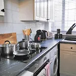 Spacious Apartment - Double And Sofa Bed - Wonderful Pavilion Views