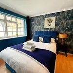 2 Pm Check In Cozy Town House Sleep 5