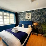2 Pm Check In Cozy Town House Sleep 5