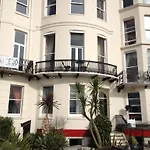 Cecil House Hotel
