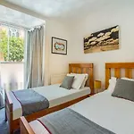 Oyo Avalon Lifestyle Guest House