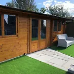 Woodingdean Lodge And Rooms