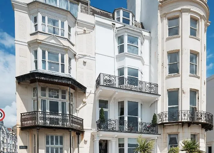 Eastcliff House & The Art Deco Flat