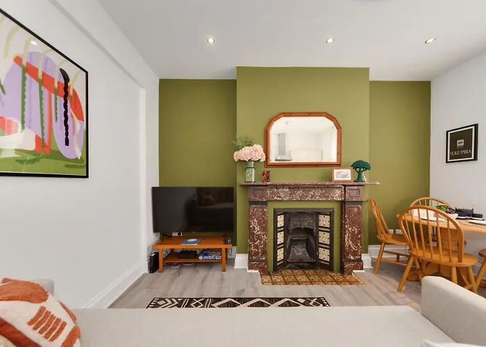 Number7, 3 Minutes To The Beach, Super King Beds, Part Of Burlington-Escapes