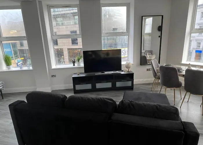 Stylish Central Studio Apartment Modern Luxury