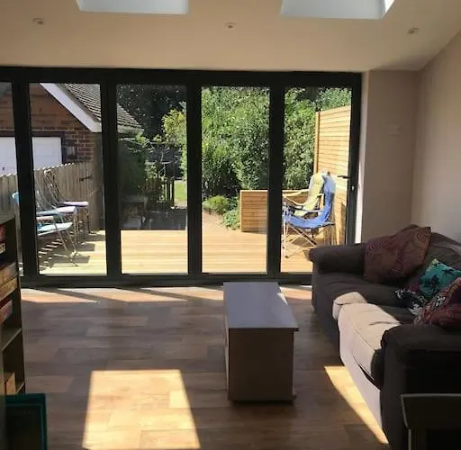 Lovely Bright House Close To Brighton
