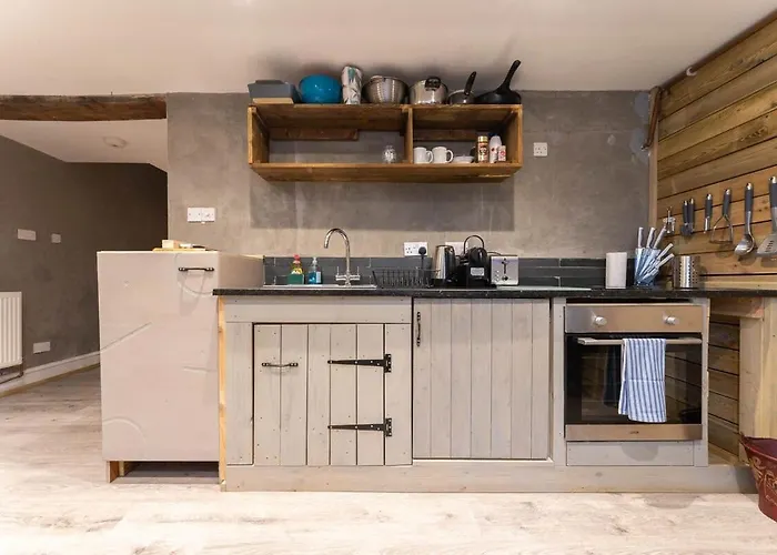 Host & Stay - Grafton Woodshack