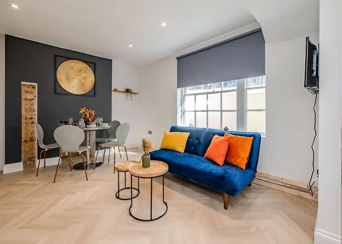 Central Comfort L 2-Bedroom Flat With Extra Sleeping Options