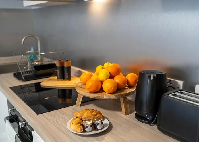 Charming Retreat On The Eastside For A Group Or Family In North Laine