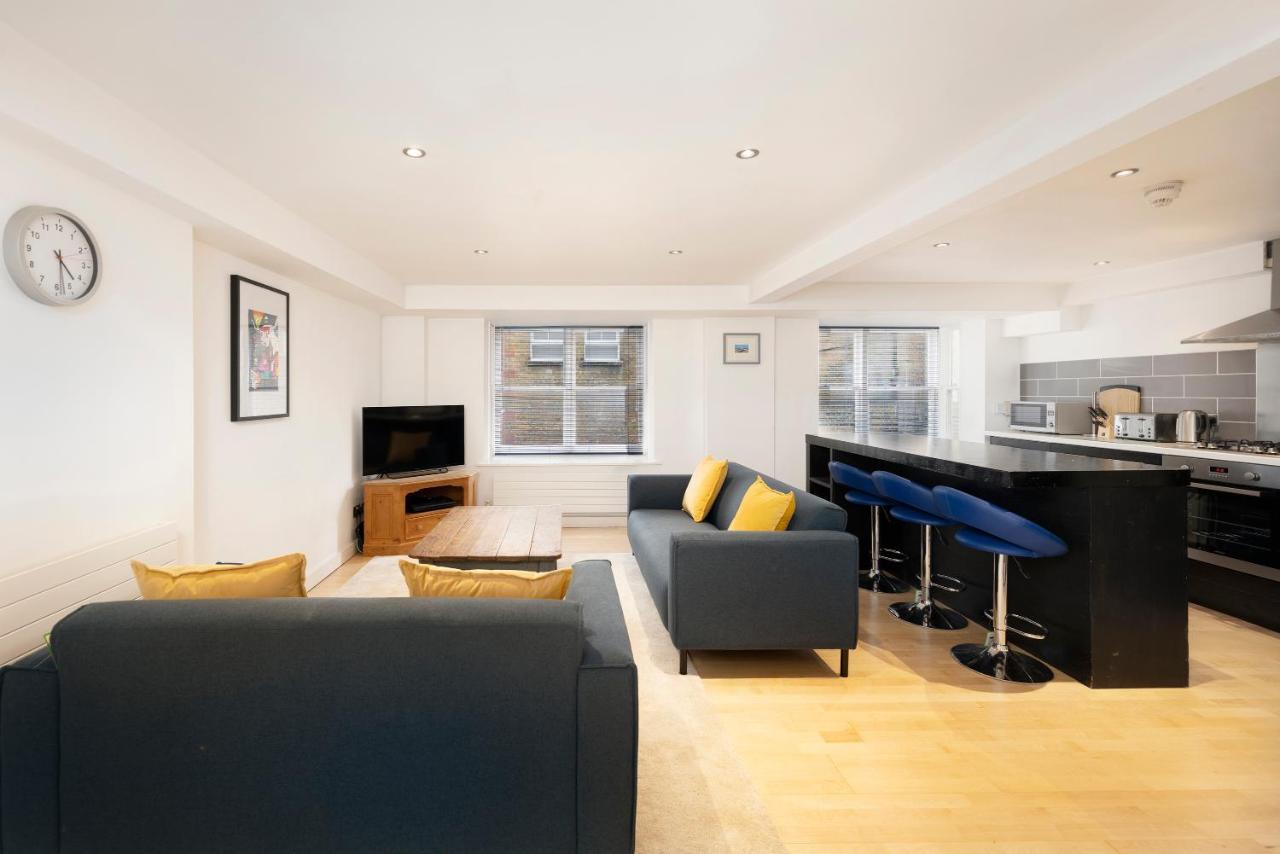 Trafalgar House One Apartment