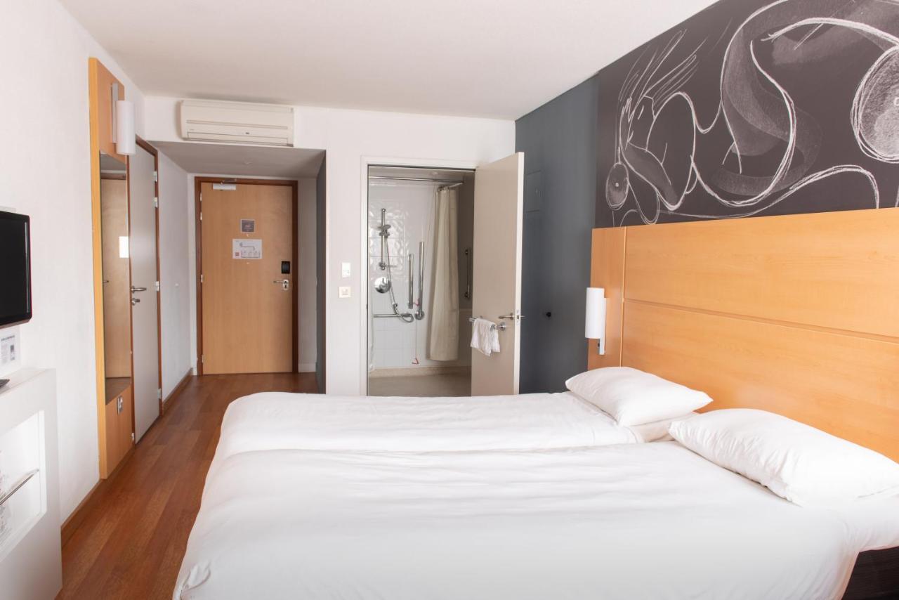 Ibis Centre - Station Hotel 3*