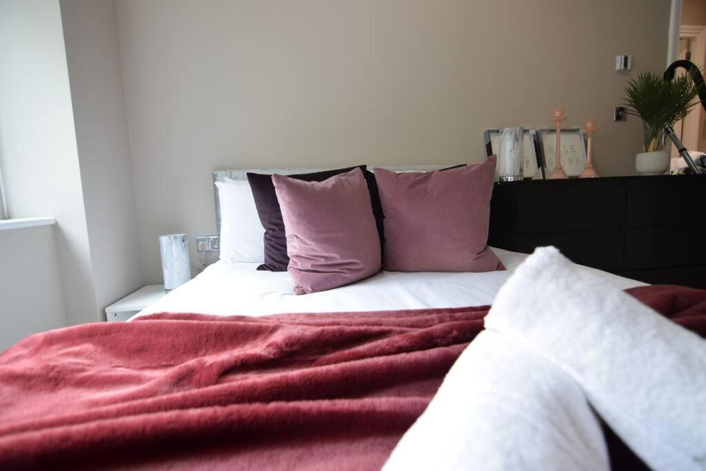 Apartment Super Central Morden 1bed Easy Parking *