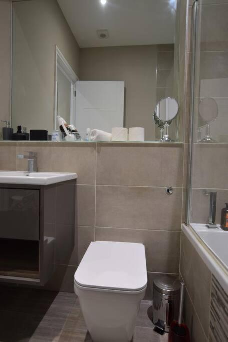 Super Central Morden 1bed Easy Parking Brighton