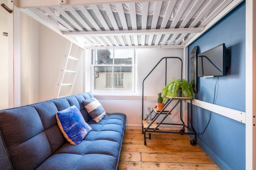 Holiday home Super Cool, Industrial-styled House With Parking