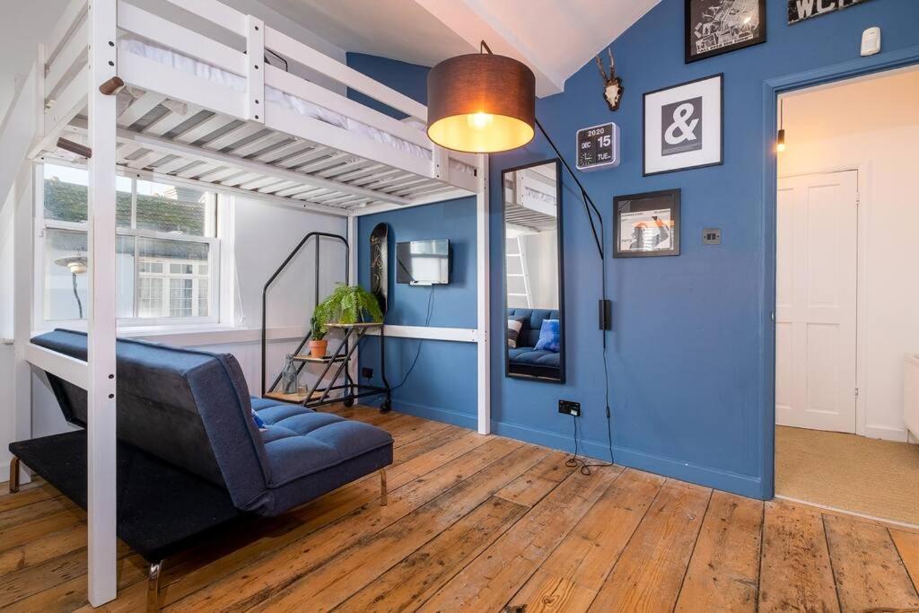 Super Cool, Industrial-styled House With Parking *