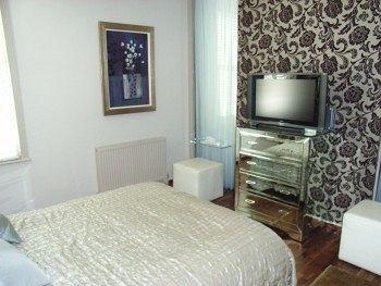 Square Townhouse Hotel 4*