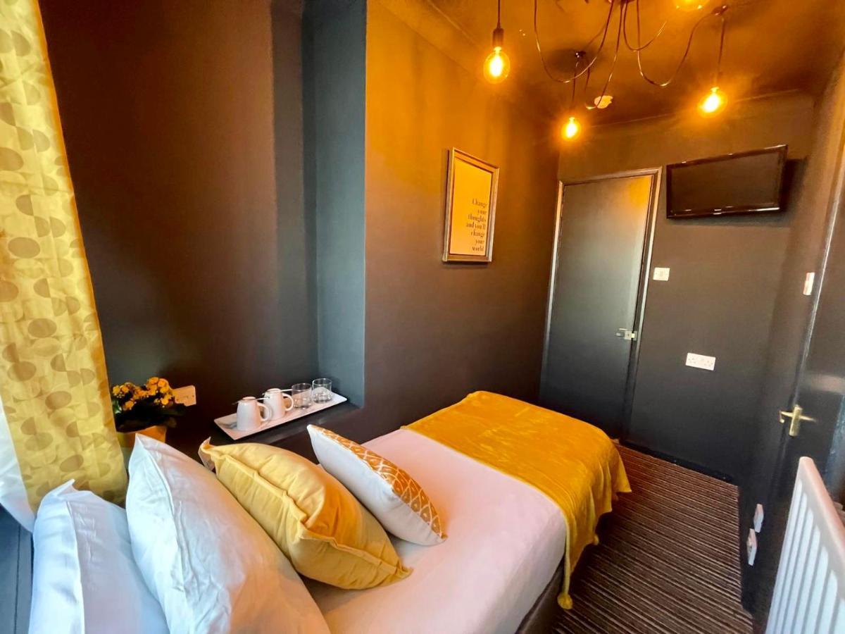 Black Kemptown 3*
