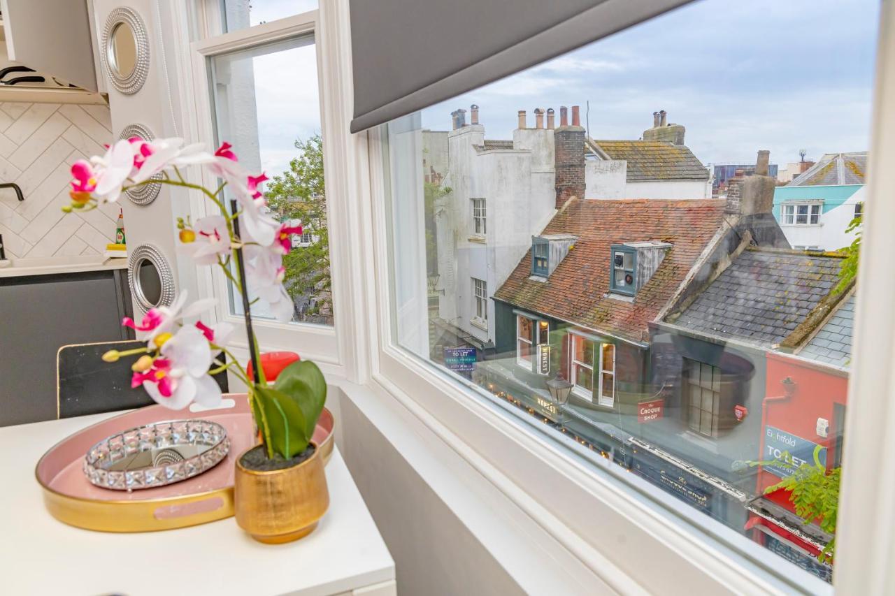 Apartment Flash Sales Offer - Any Week Day No Minimum Night Restrictions Centre Seafront 1 Bedroom Flat Bn133duk02