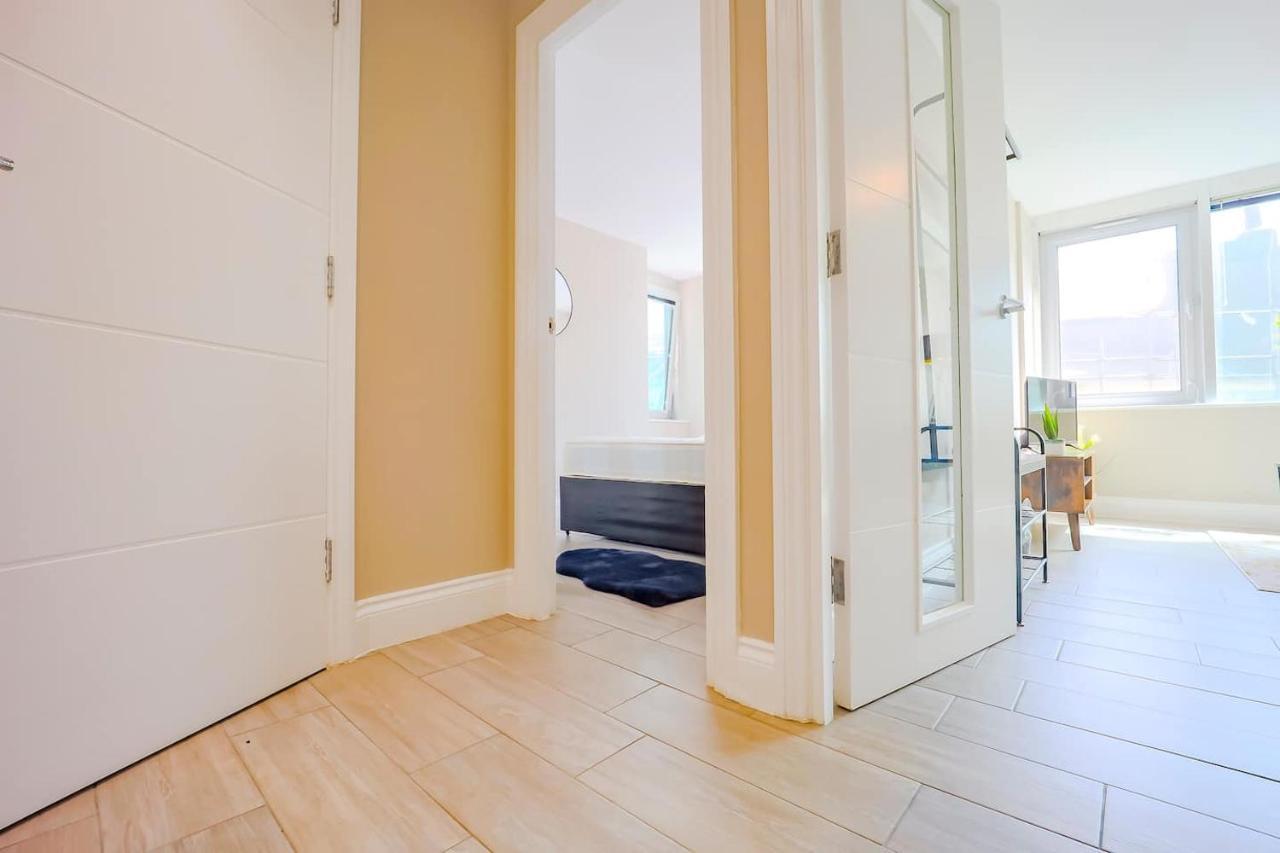 Flash Sales Offer - Any Week Day No Minimum Night Restrictions Centre Seafront 1 Bedroom Flat Bn1gre25 *