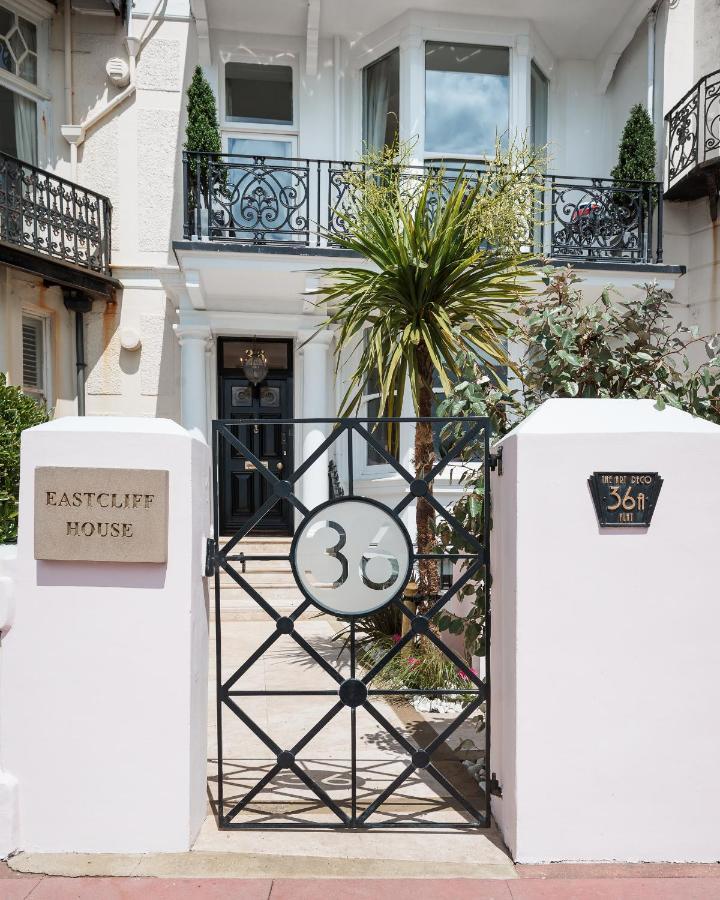 Eastcliff House & The Art Deco Flat Holiday home