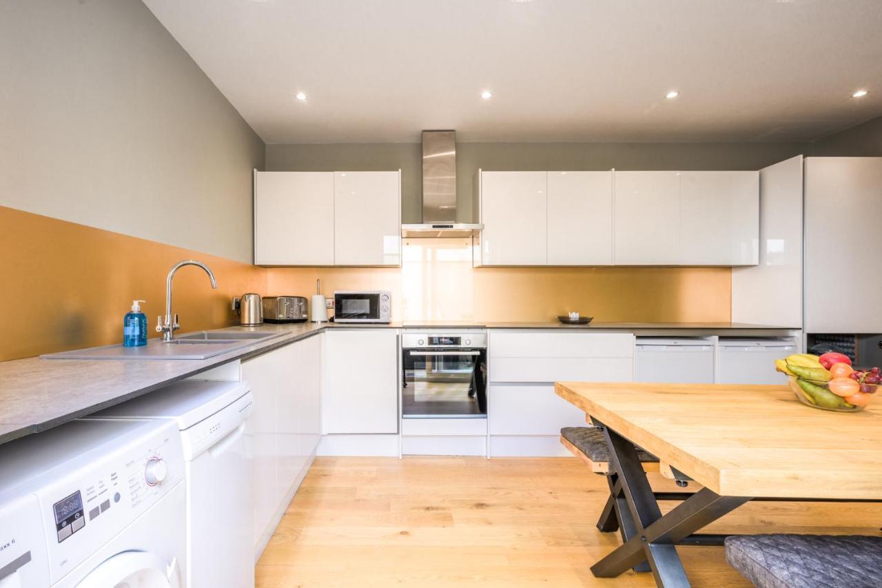 Holiday home Sillwood Mews - With Free Parking *