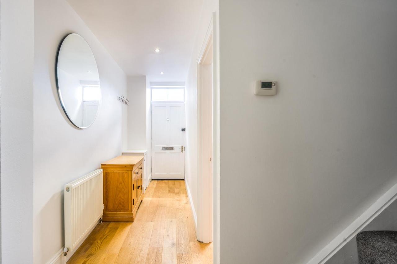 Sillwood Mews - With Free Parking Holiday home