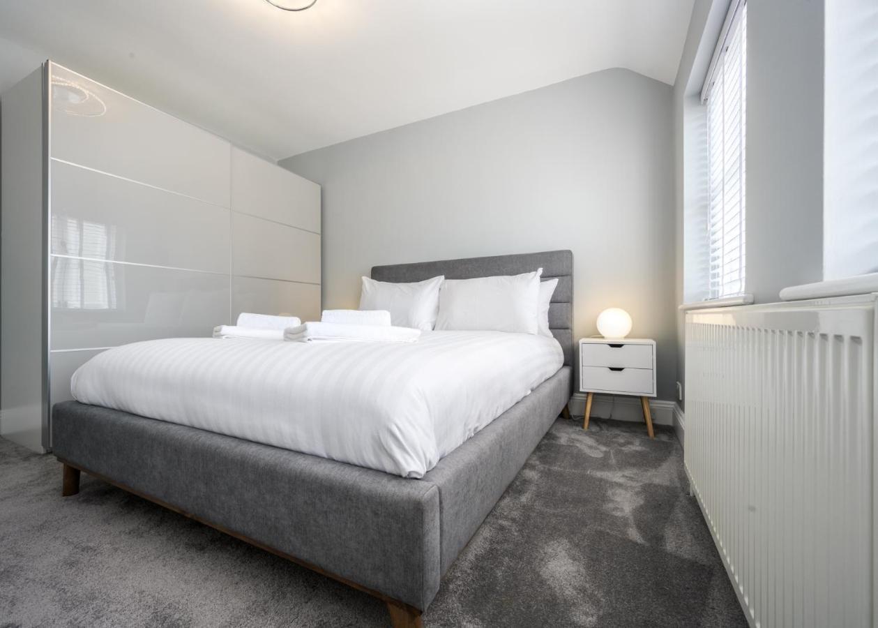 Sillwood Mews - With Free Parking Holiday home