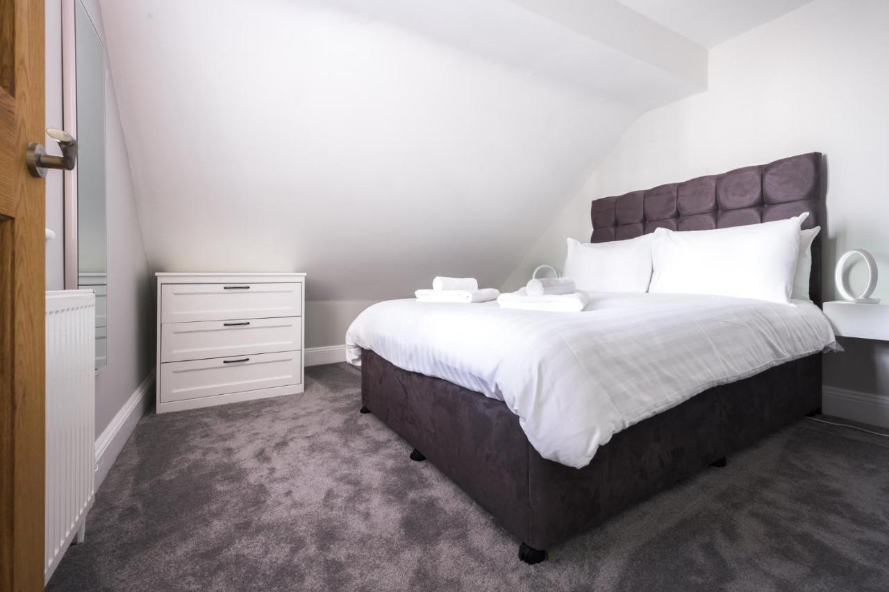 Sillwood Mews - With Free Parking *
