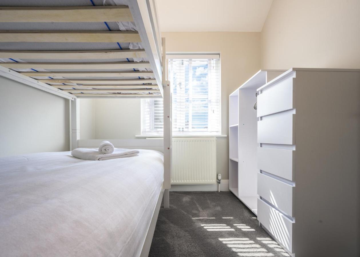 Holiday home Sillwood Mews - With Free Parking