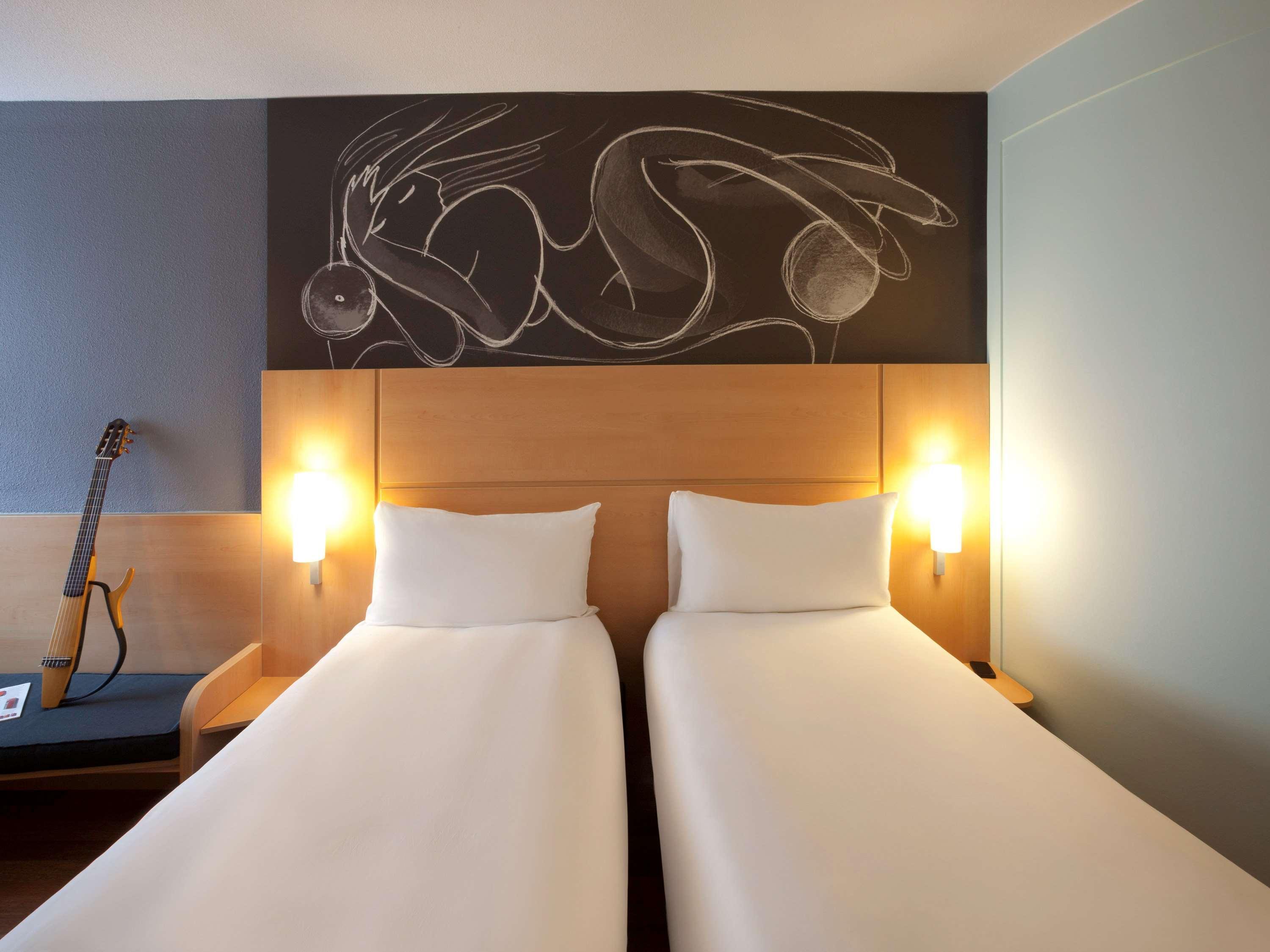 Ibis Centre - Station Hotel 3*