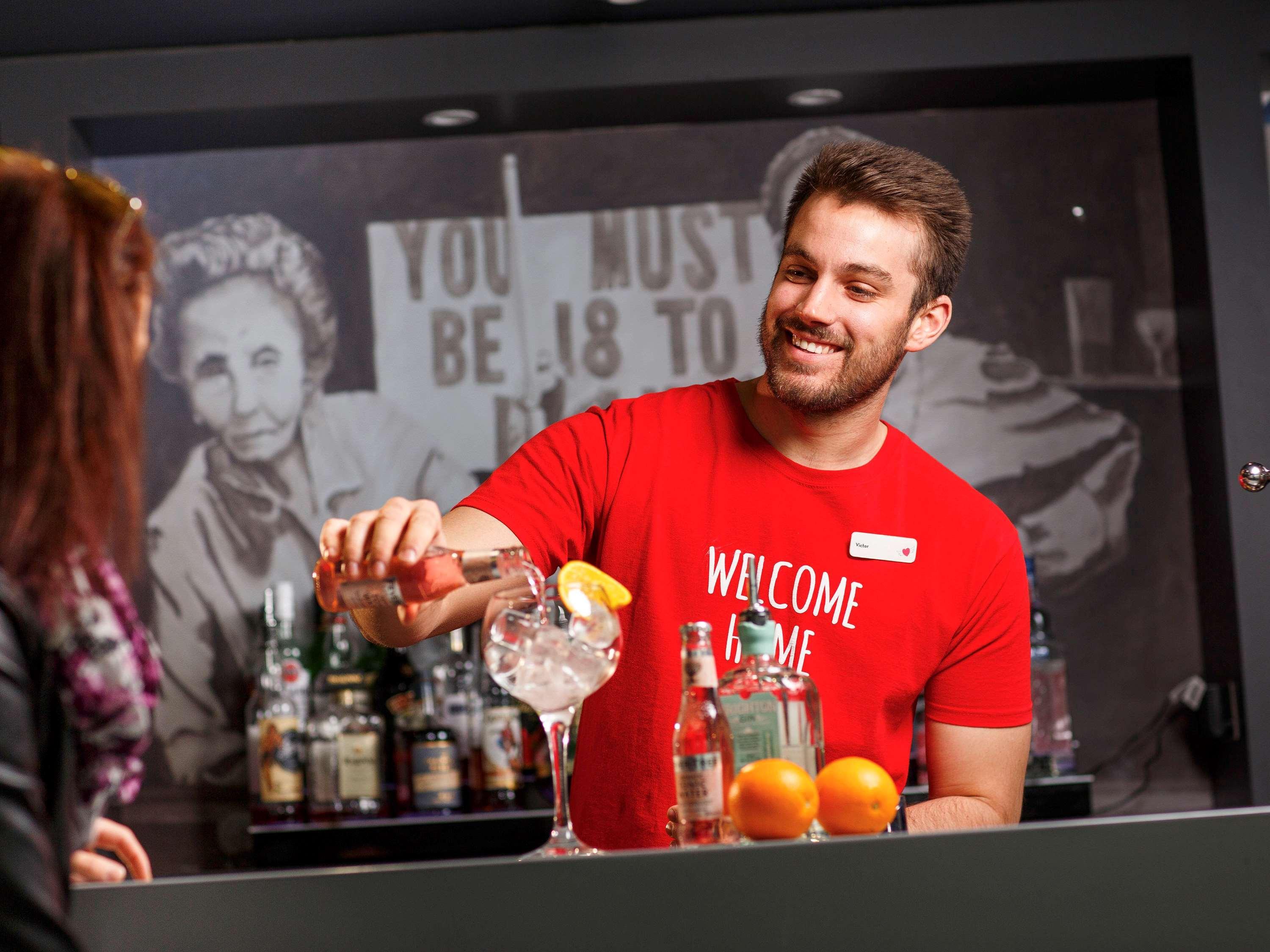 Ibis Centre - Station Hotel 3*